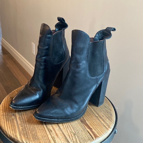 Windsor Smith - black heeled booties - Picture 2 of 6